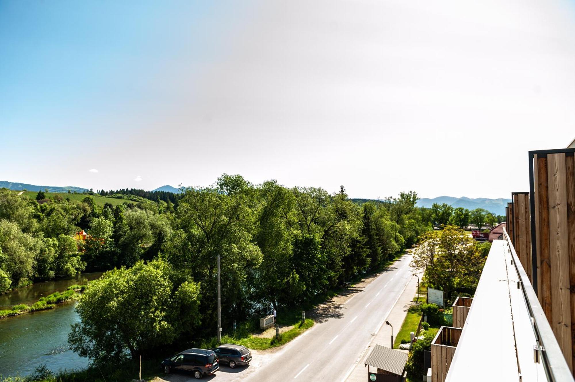 Apartmany Besen Bešeňová Eksteriør bilde