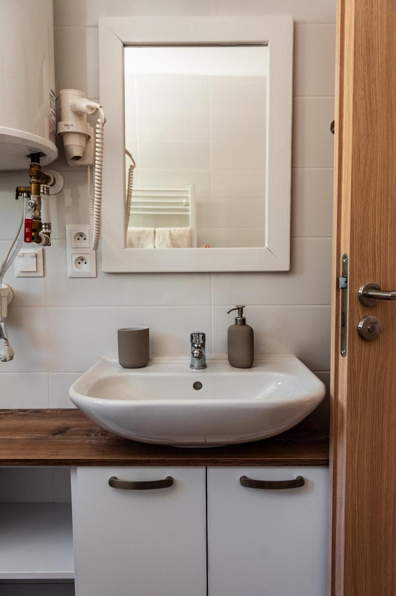 Apartmany Besen Bešeňová Eksteriør bilde